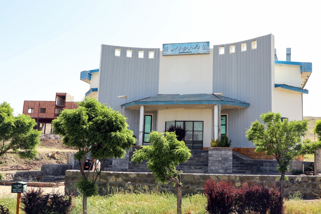 ساختمان نمایشگاه‌ صنایع‌دستی در 3 شهر اردبیل به بخش خصوصی واگذار شد